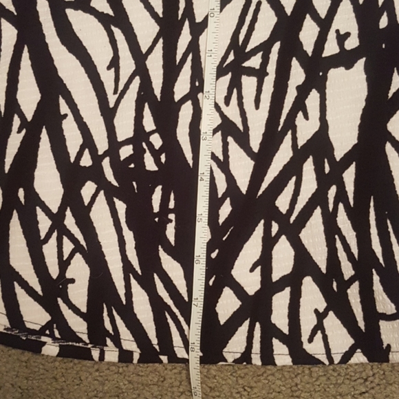 Forever 21 Abstract Pattern Skirt - Picture 7 of 8
